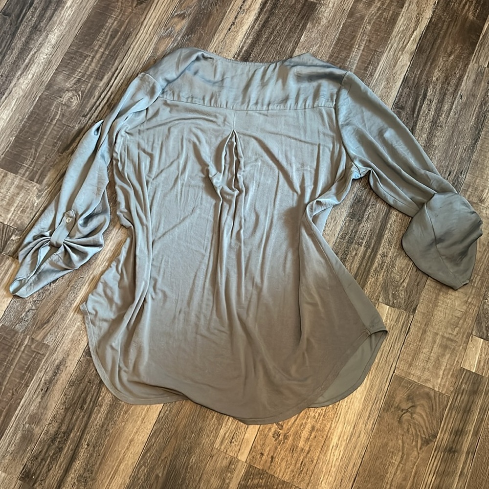 Olive colored Top - Picture 4 of 4